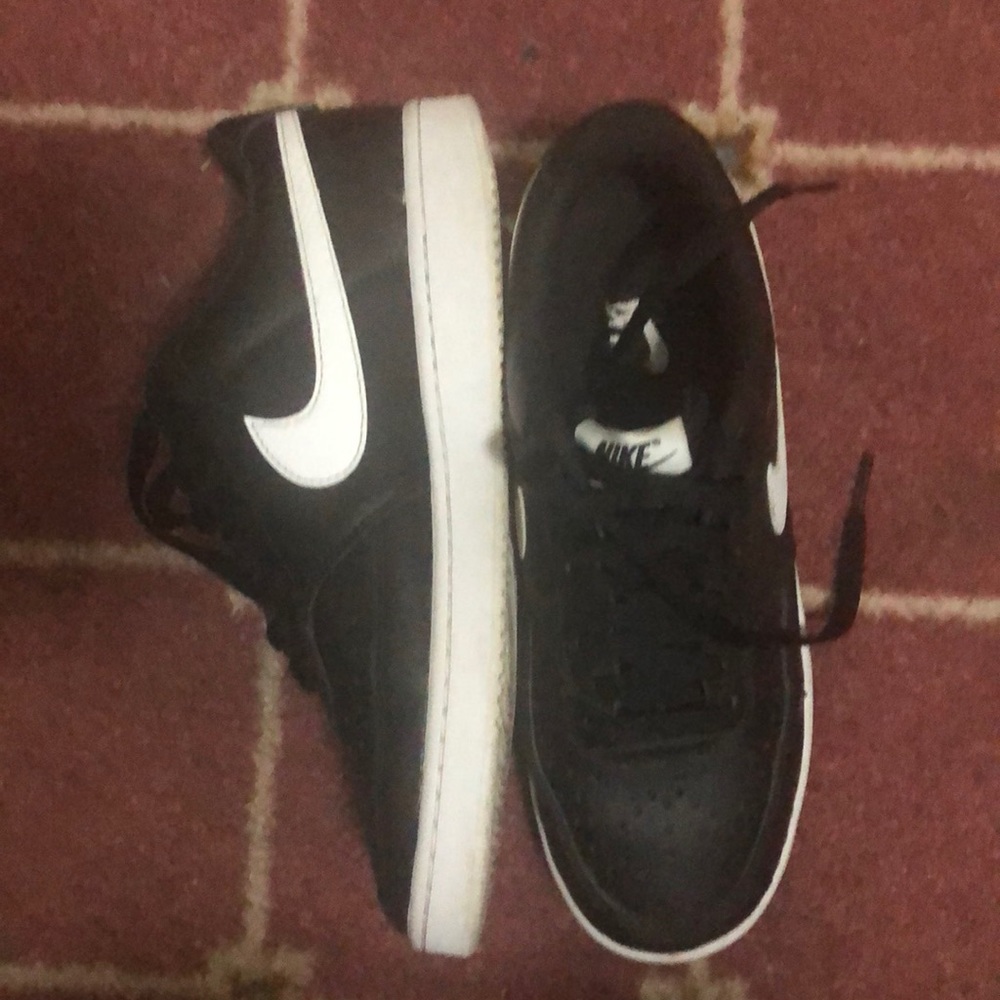 Shoes - Picture 2 of 4